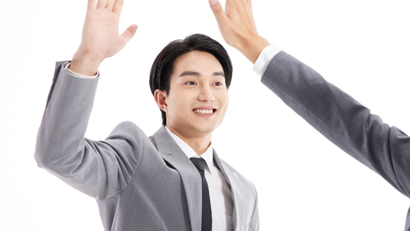 让远在外地的孩子也能为家里随时缴纳各项费用的便捷系统